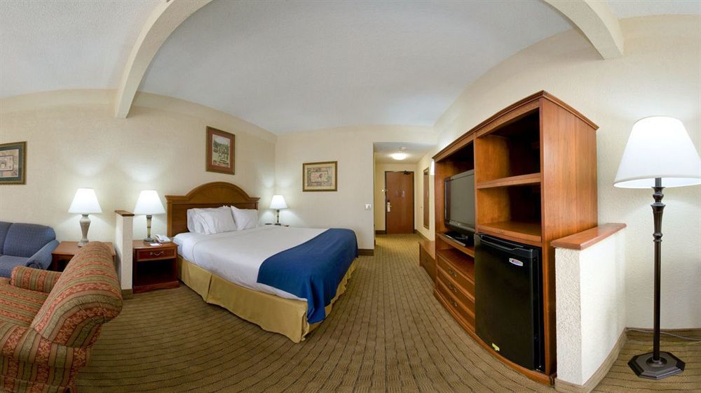 Holiday Inn Express & Suites Houston - Memorial Park Area By Ihg Bagian luar foto