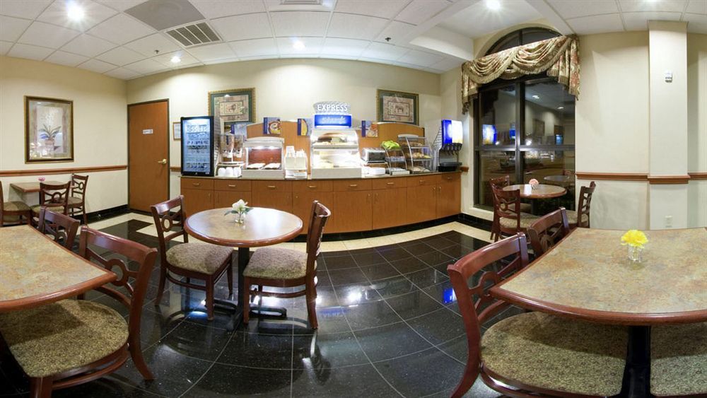 Holiday Inn Express & Suites Houston - Memorial Park Area By Ihg Bagian luar foto