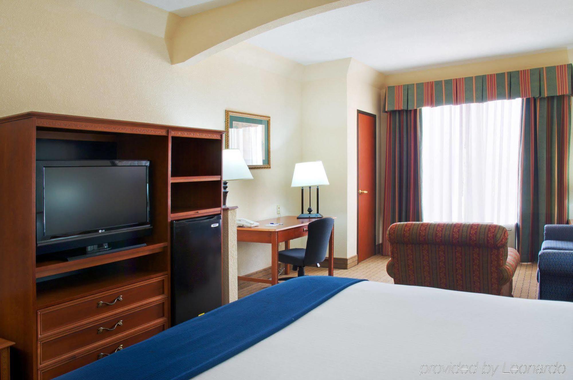 Holiday Inn Express & Suites Houston - Memorial Park Area By Ihg Bagian luar foto