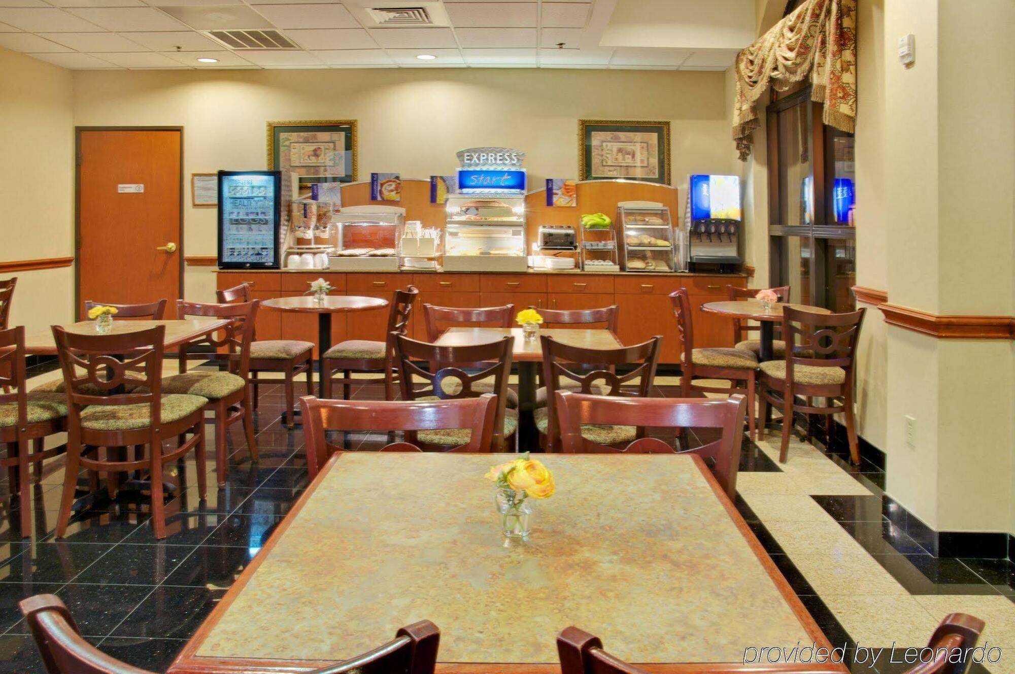 Holiday Inn Express & Suites Houston - Memorial Park Area By Ihg Bagian luar foto