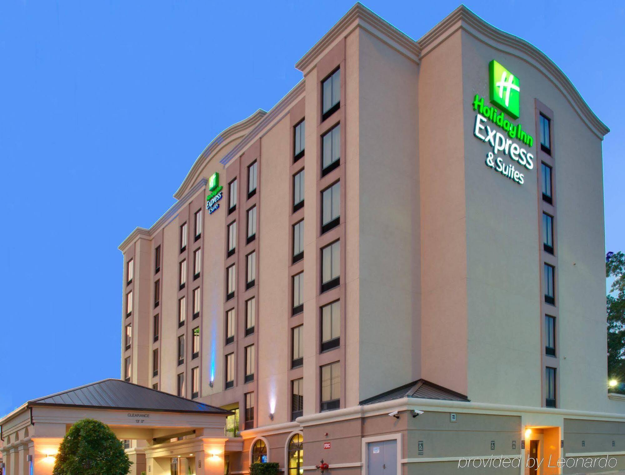 Holiday Inn Express & Suites Houston - Memorial Park Area By Ihg Bagian luar foto